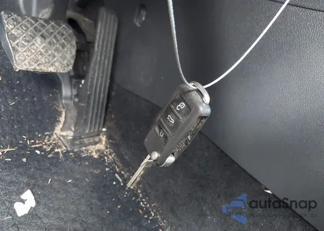 2013 Volkswagen Passat 2.5L S z USA, uszkodzony, nr VIN 1VWAP7A36DC066412